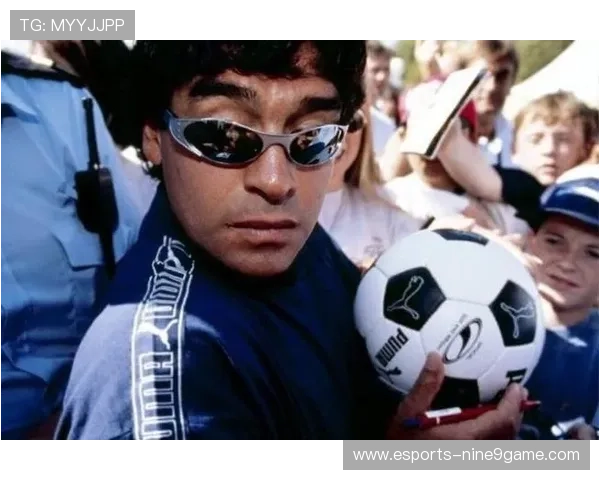 马姓足球球星风采展示 聚焦马拉多纳与马内的辉煌历程